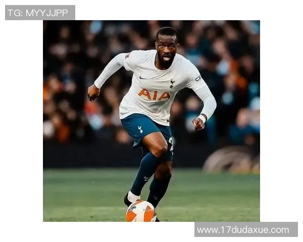 [2026年02月08日]曾连砍47+44+43！篮网裁掉潜力得分手卡梅隆·托马斯，买断市场最大鱼浮出水面